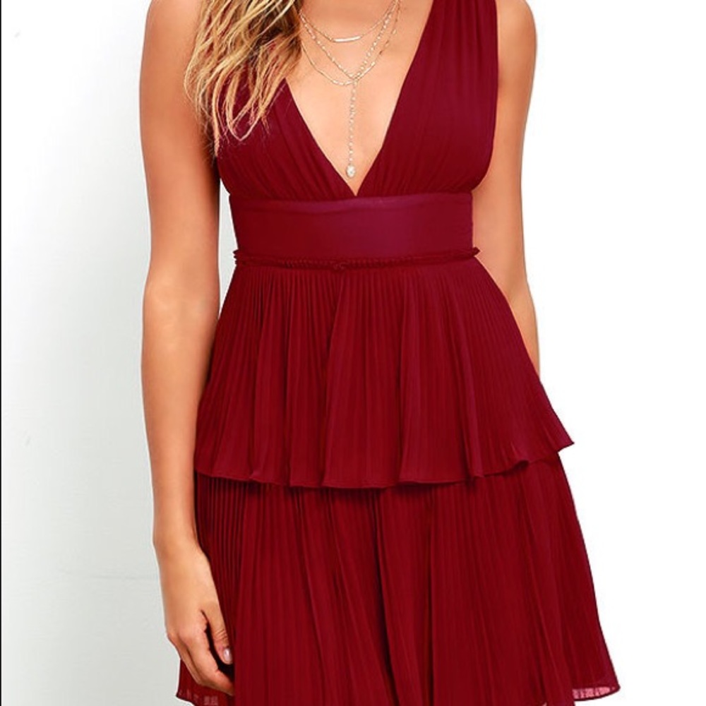LuLu’s Wine Red Pleated Mini Dress Women’s Large